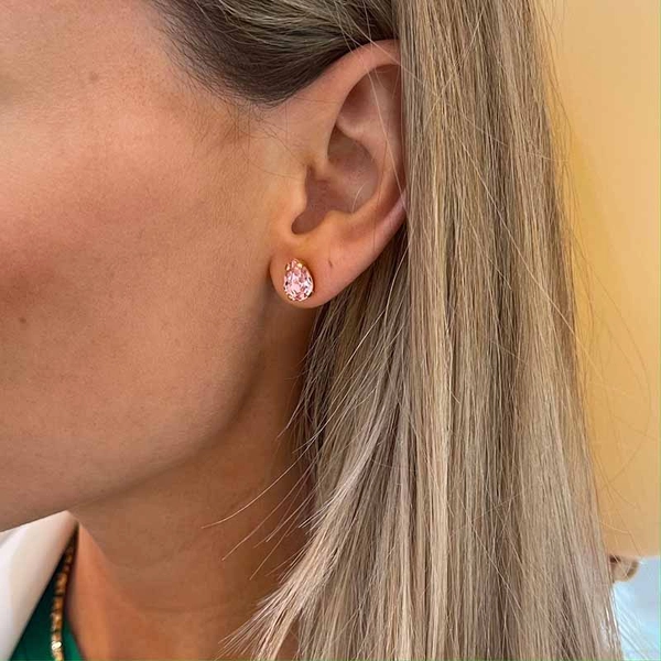 Petite Drop Stud Earrings Rhodium Light Rose - Caroline Svedbom - Nopea toimitus ja lahjapakkaus - Nordic Spectra