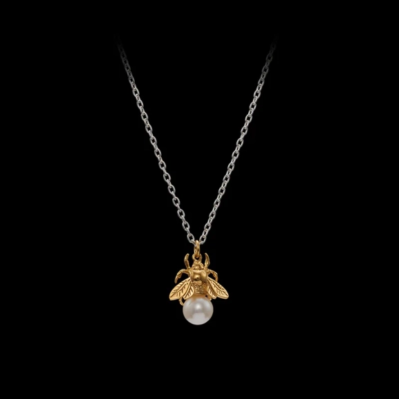 Bumblebee Pearl Necklace Gold - Maria Nilsdotter - 1-2 dagars leverans - Nordic Spectra