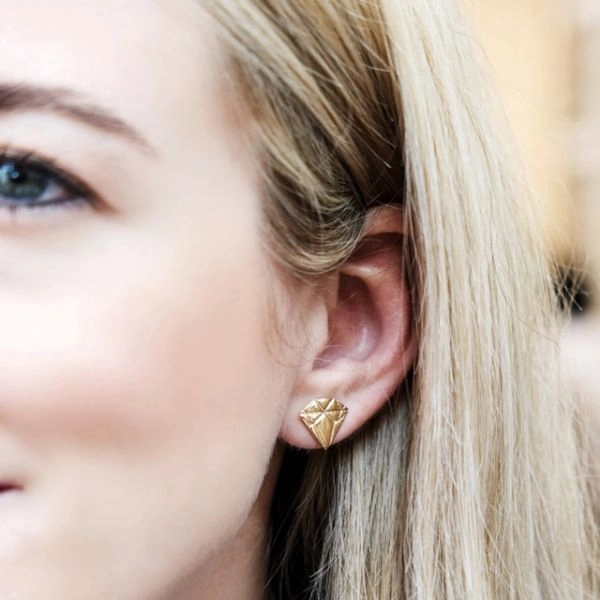 Diamond Earrings Golden  - Emma Israelsson - Snabb frakt & paketinslagning - Nordicspectra.se