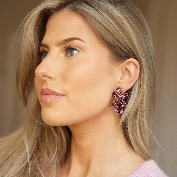 Dione Earrings Gold Iris - Caroline Svedbom - Nopea toimitus ja lahjapakkaus - Nordic Spectra