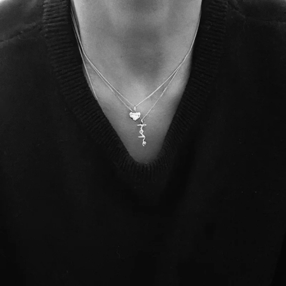 Mini Organic Heart Necklace Silver - Emma Israelsson - Snabb frakt & paketinslagning - Nordic Spectra